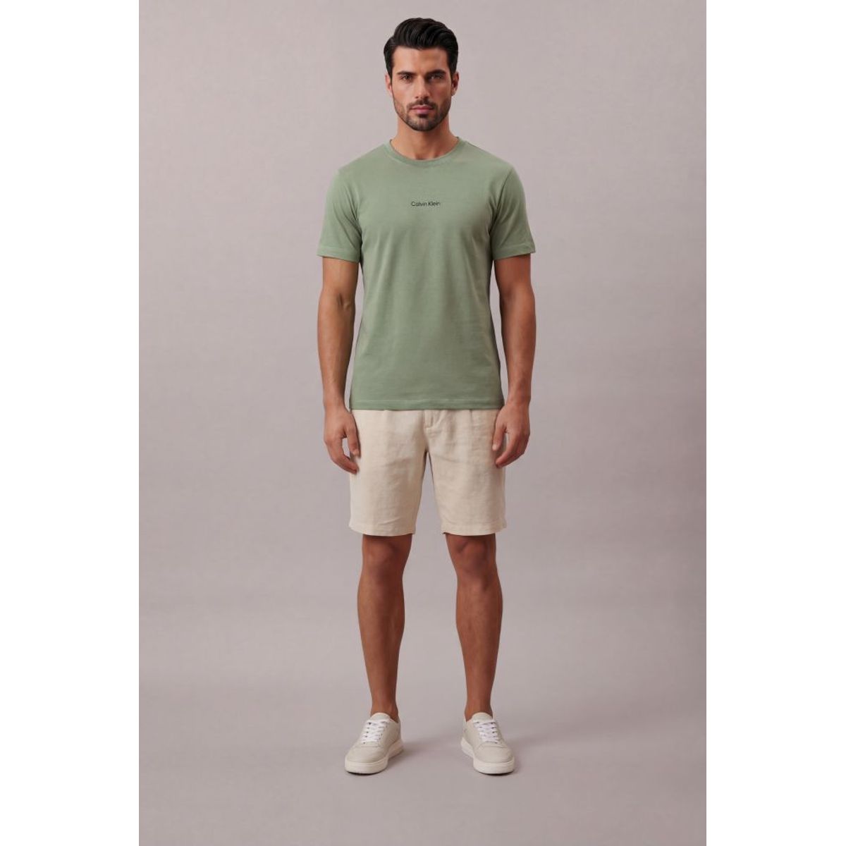 Bermuda Chino com Pregas Calvin Klein